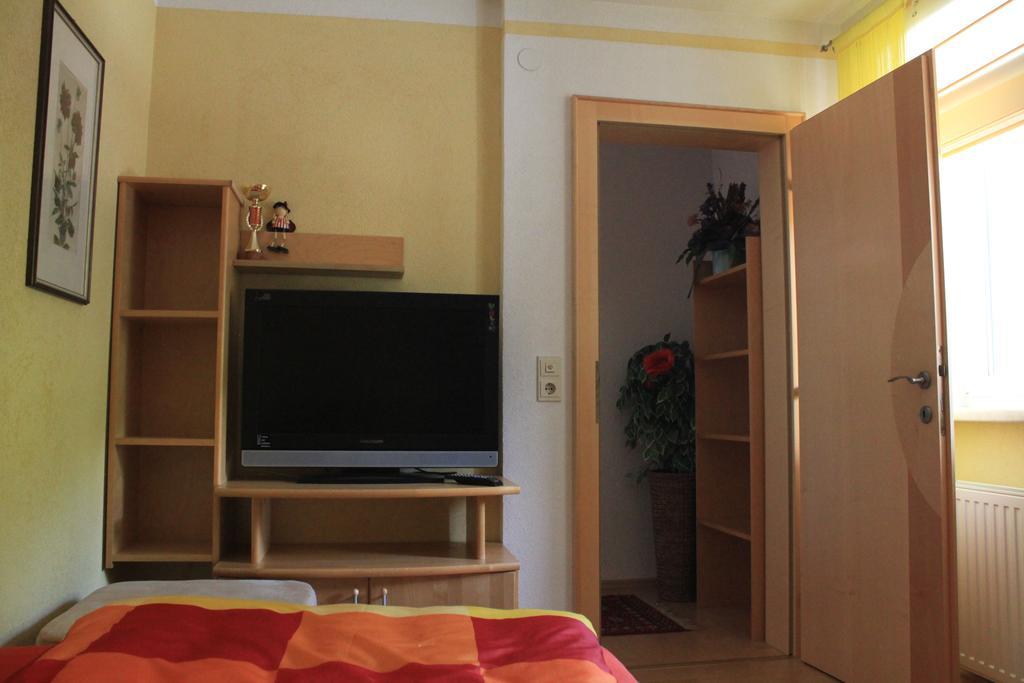 Апартаменти Haus Eberl Брук-ан-дер-Гросглокнерштрасе Екстер'єр фото