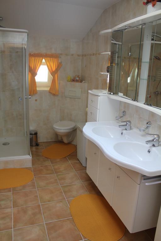 Апартаменти Haus Eberl Брук-ан-дер-Гросглокнерштрасе Екстер'єр фото
