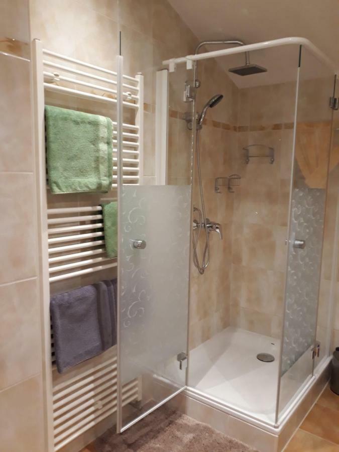 Апартаменти Haus Eberl Брук-ан-дер-Гросглокнерштрасе Екстер'єр фото